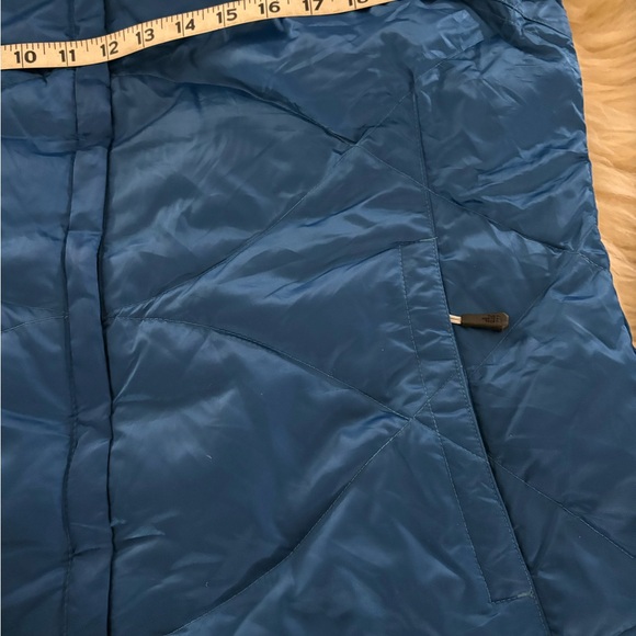 The North Face 550 Blue Down Insulated Puffer Quilted Vest - Picture 4 of 7